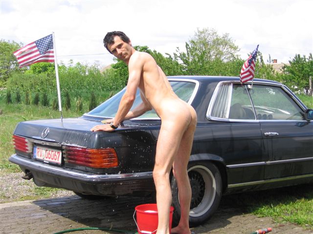 Superministringbikini auto waschen