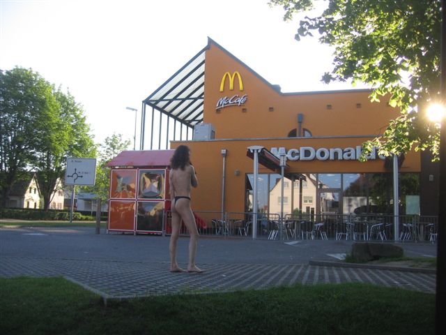 Superministringbikini fastfood 1