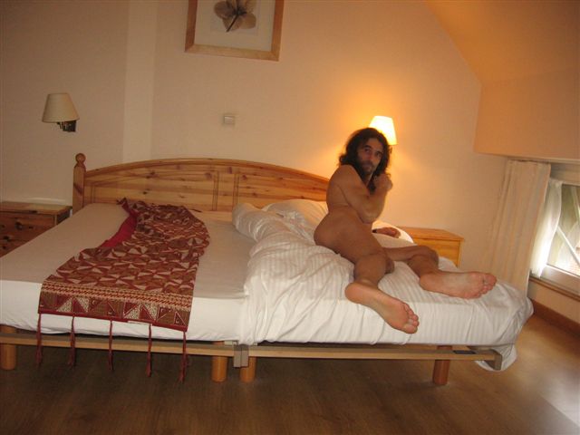 Men string Tanga hotel