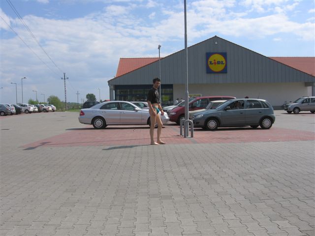 thong bikini supermarkt 2