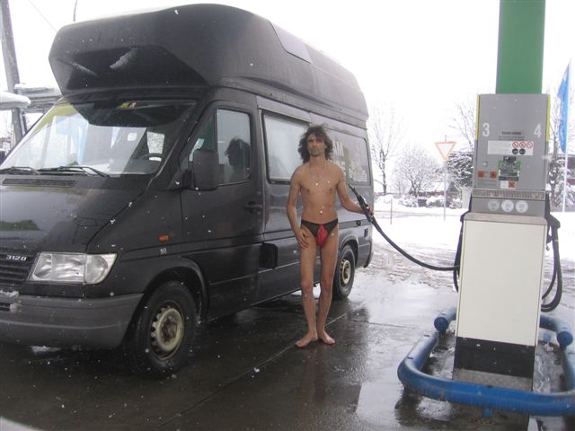 strings tankstelle
