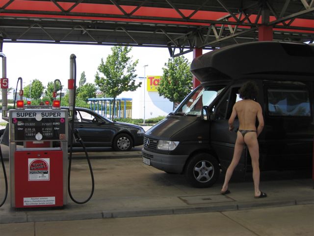 brief tankstelle