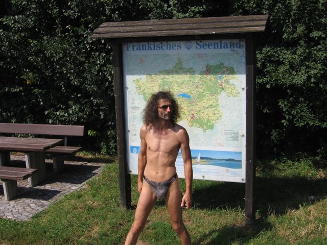Superministringbikini tour/franken
