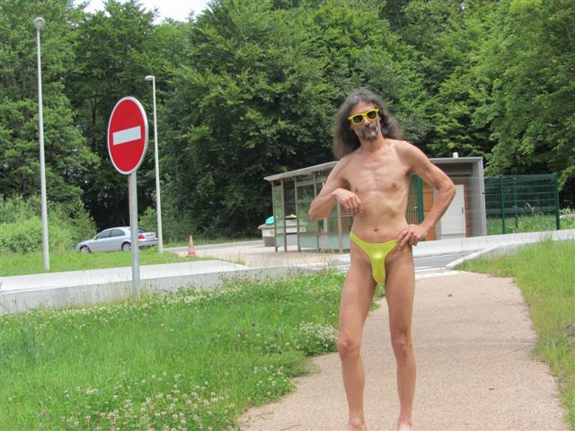 Microbikinis tour/frankreich